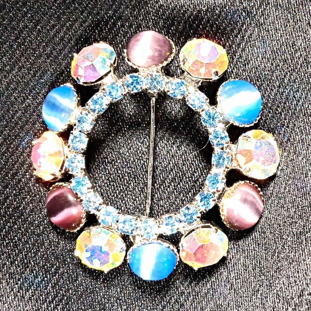 VTG Rhinestone & Cateye Prong Set Circle Brooch Pin 1" Blue Pink 12 Stones EUC